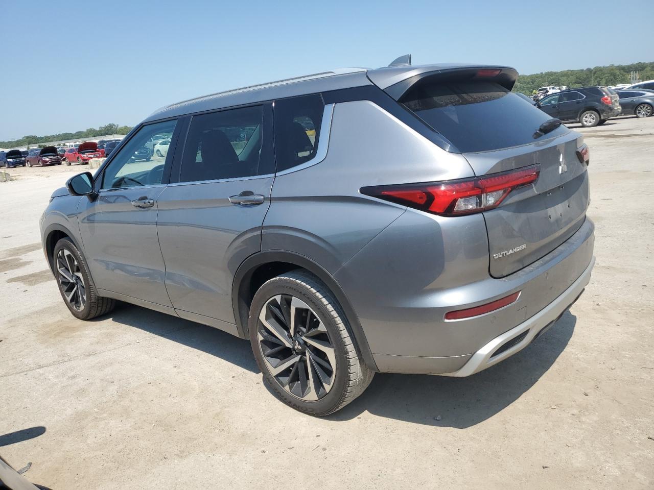 2022 Mitsubishi Outlander Sel - Фото 2