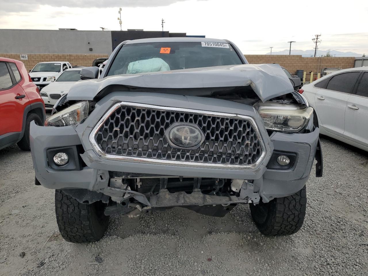 2018 Toyota Tacoma Double Cab - Фото 5
