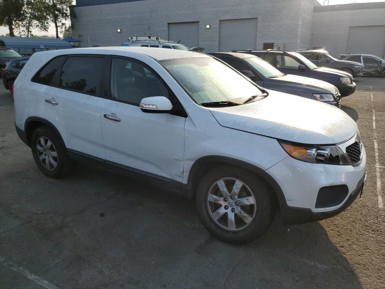 2013 Kia Sorento Lx - Image 4