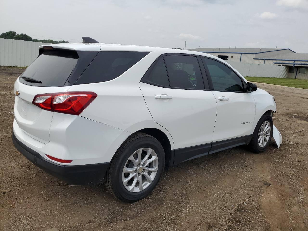 2021 Chevrolet Equinox Ls - Image 3