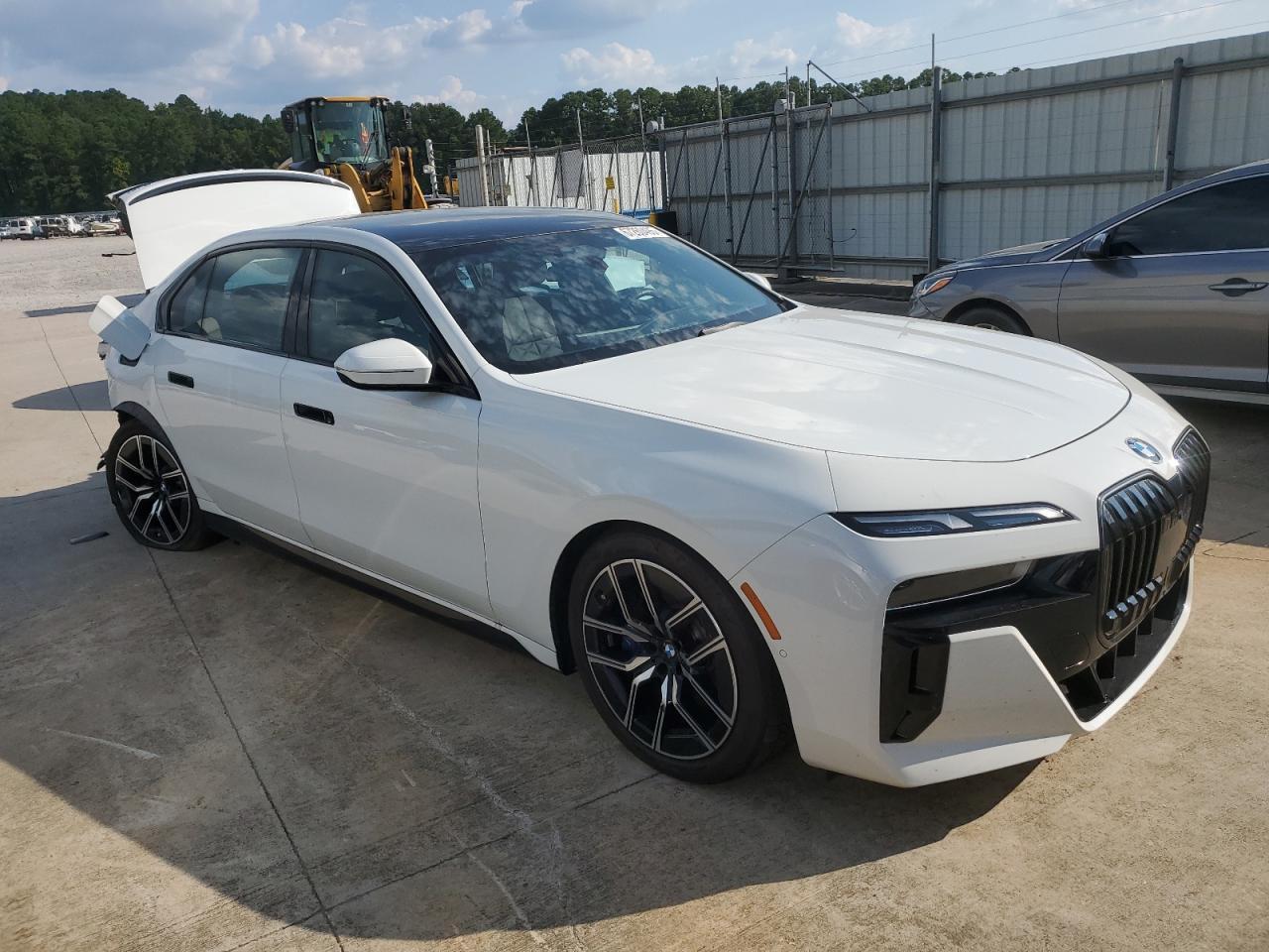 2024 BMW 740 Xi - Image 4