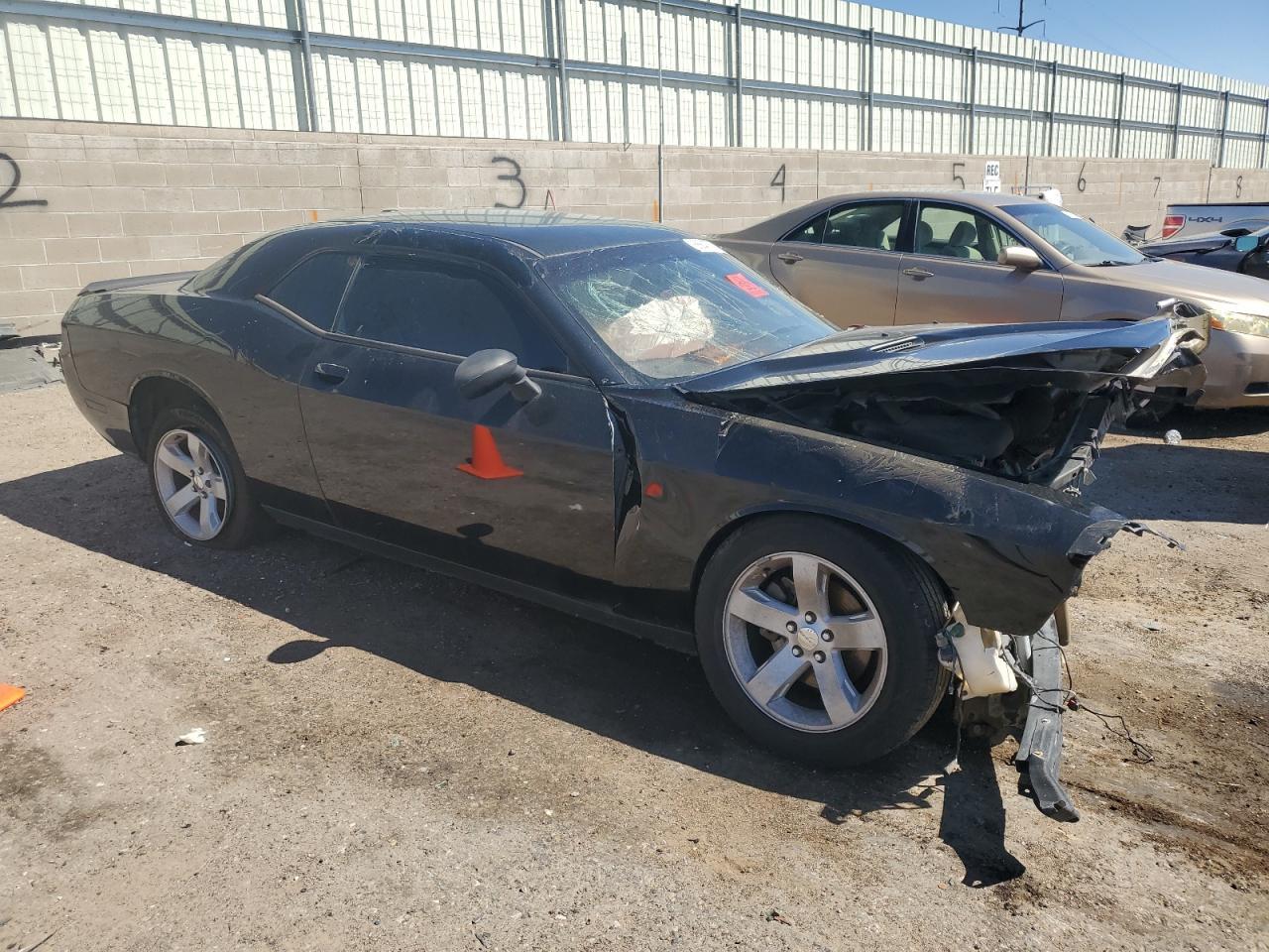 2013 Dodge Challenger Sxt - Image 4