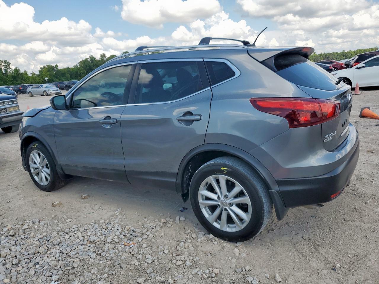 2017 Nissan Rogue Sport S - Фото 2