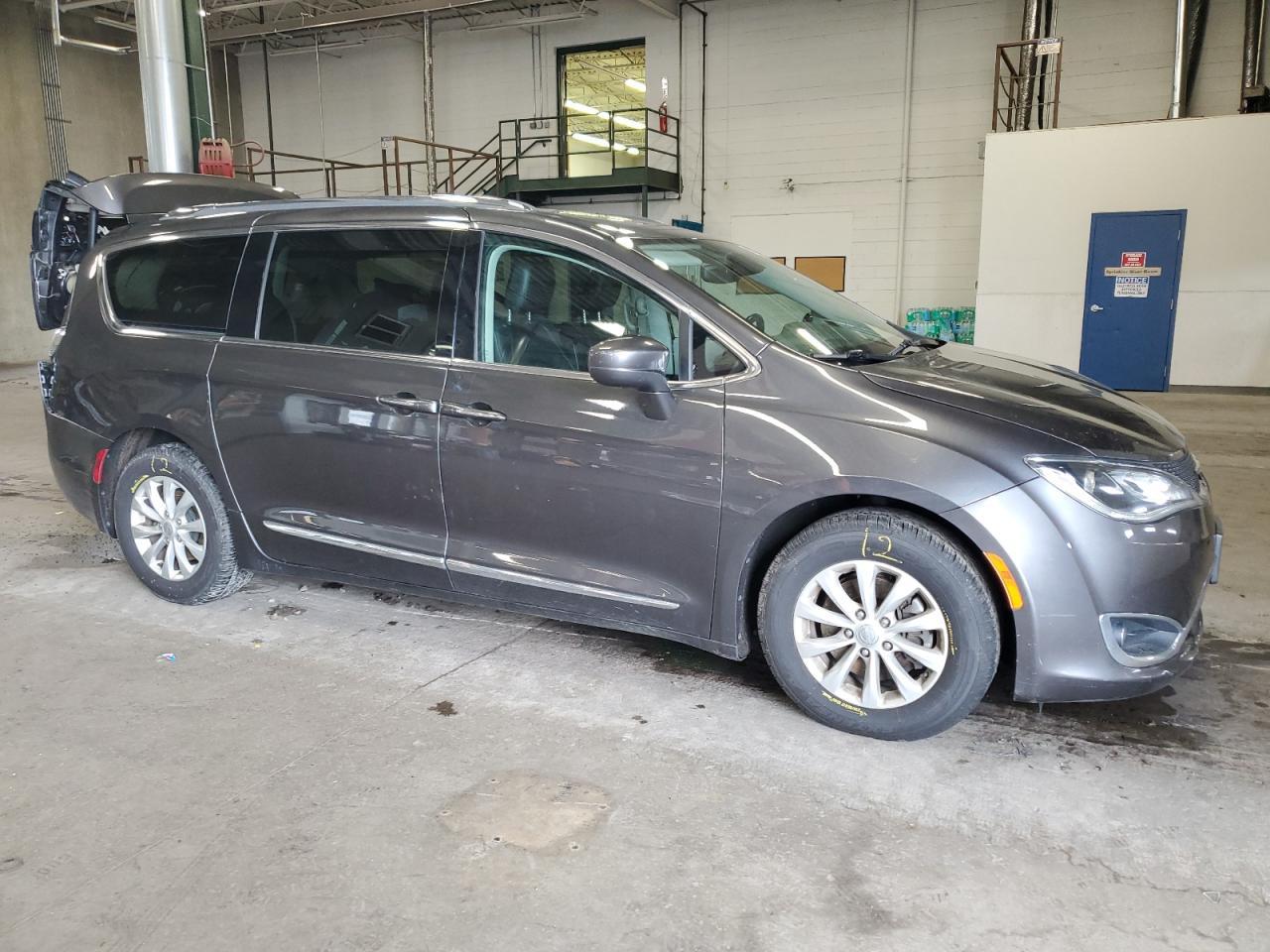 2018 Chrysler Pacifica Touring L - Image 4