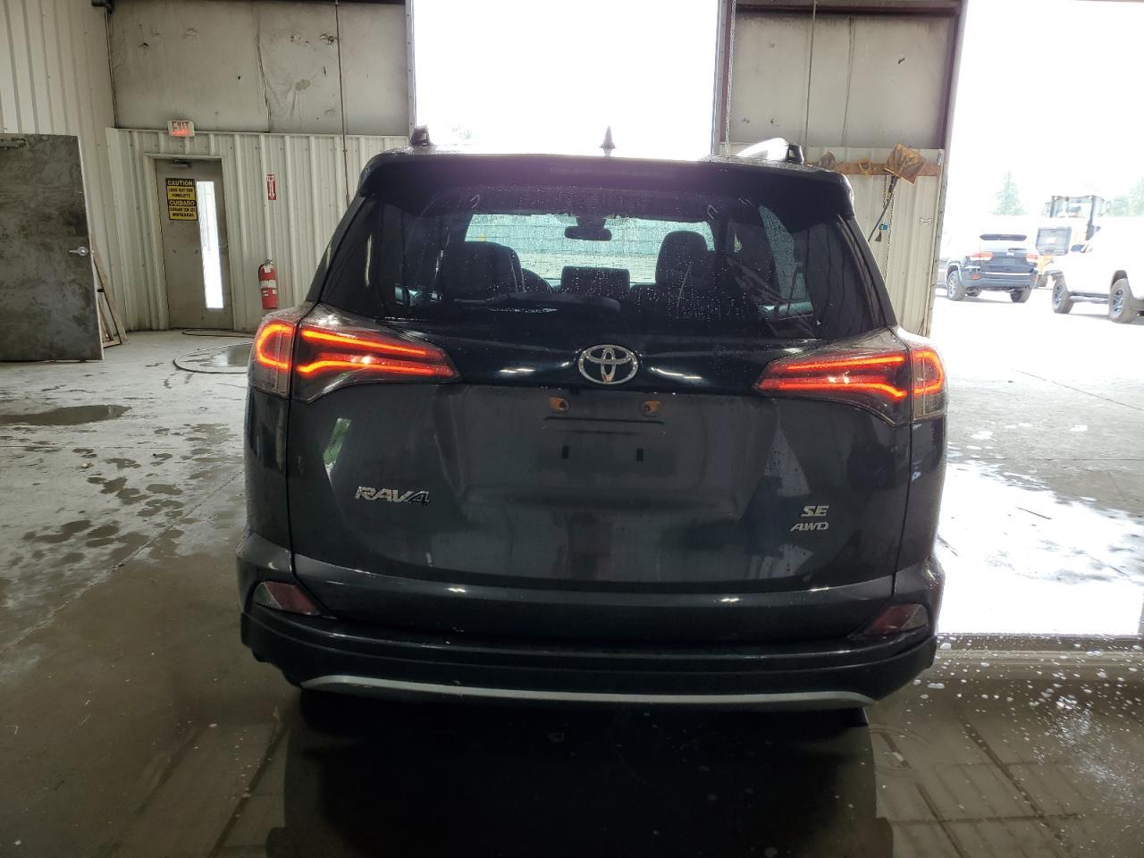 2017 Toyota Rav4 Se - Image 6