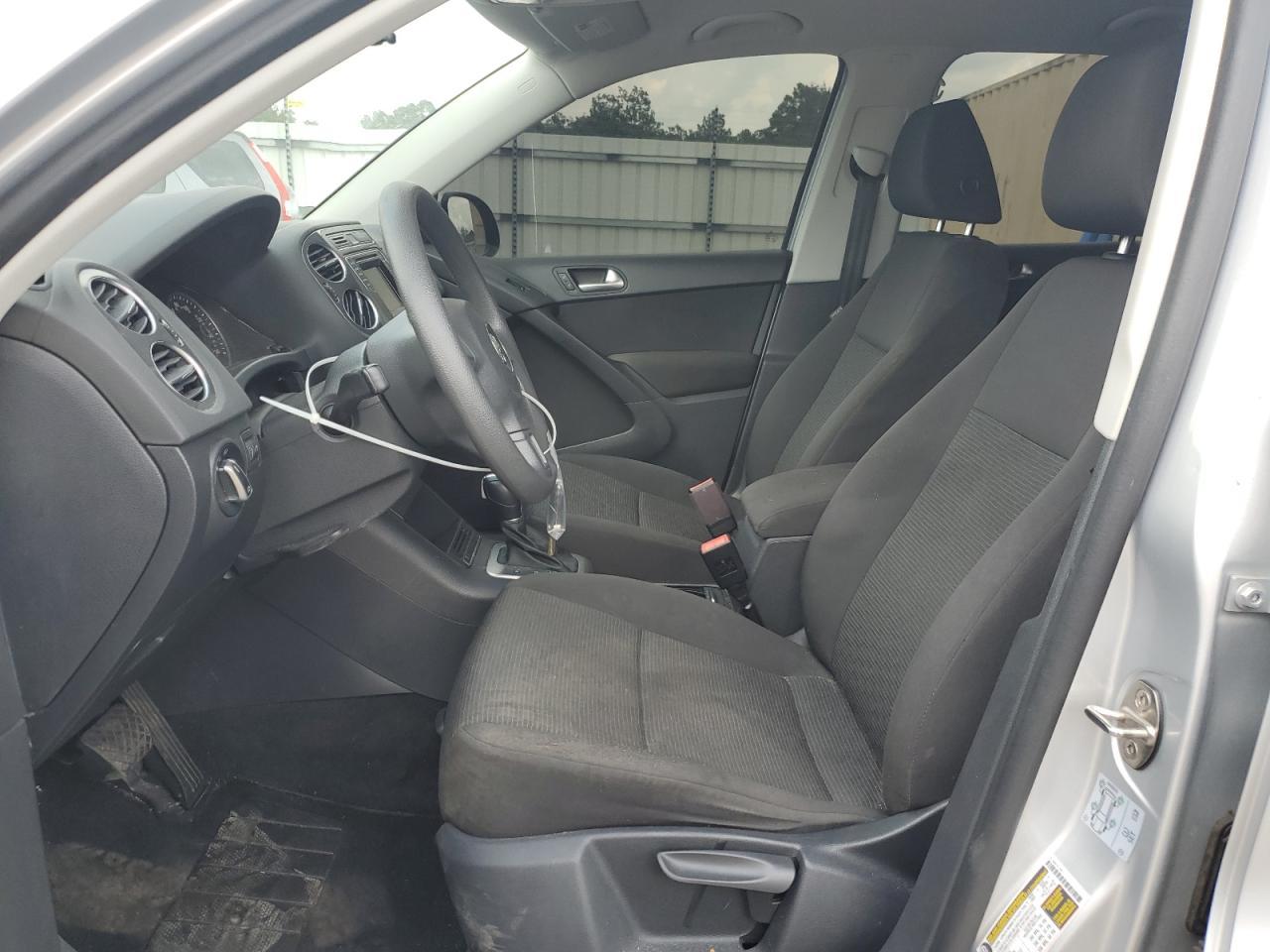 2018 Volkswagen Tiguan Limited - Image 7