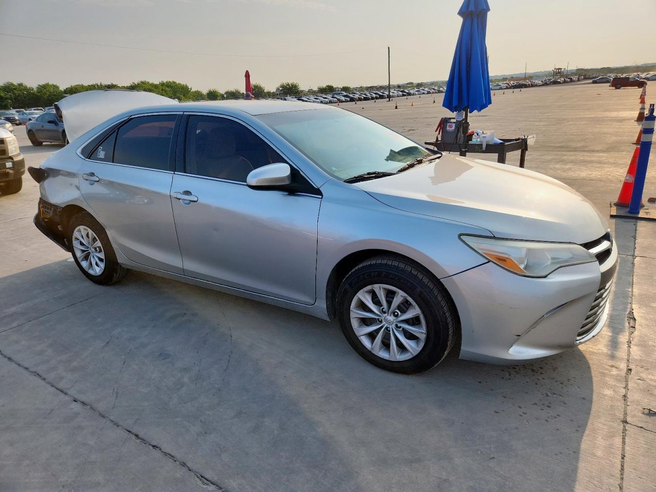 2015 Toyota Camry Le - Фото 4