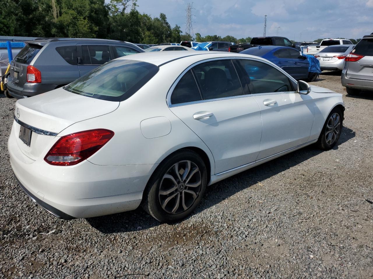 2017 Mercedes-Benz C 300 - Фото 3