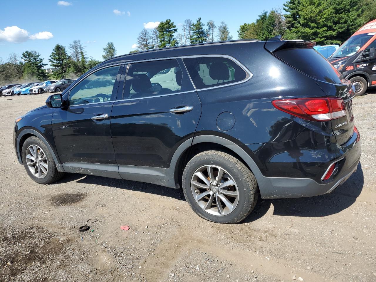 2017 Hyundai Santa Fe Se - Фото 2