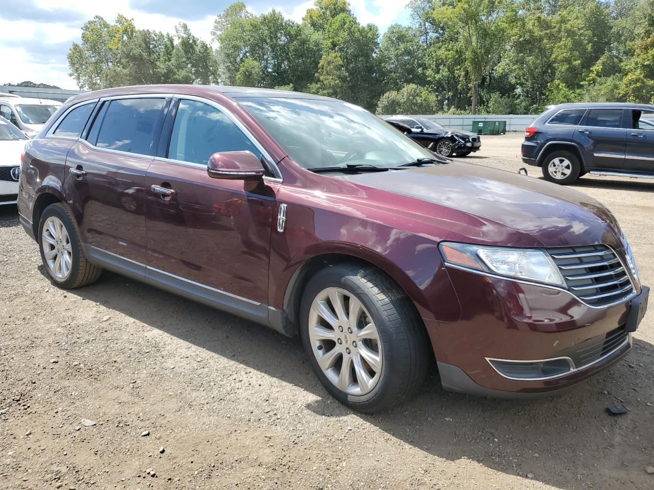 2019 Lincoln Mkt - Фото 4