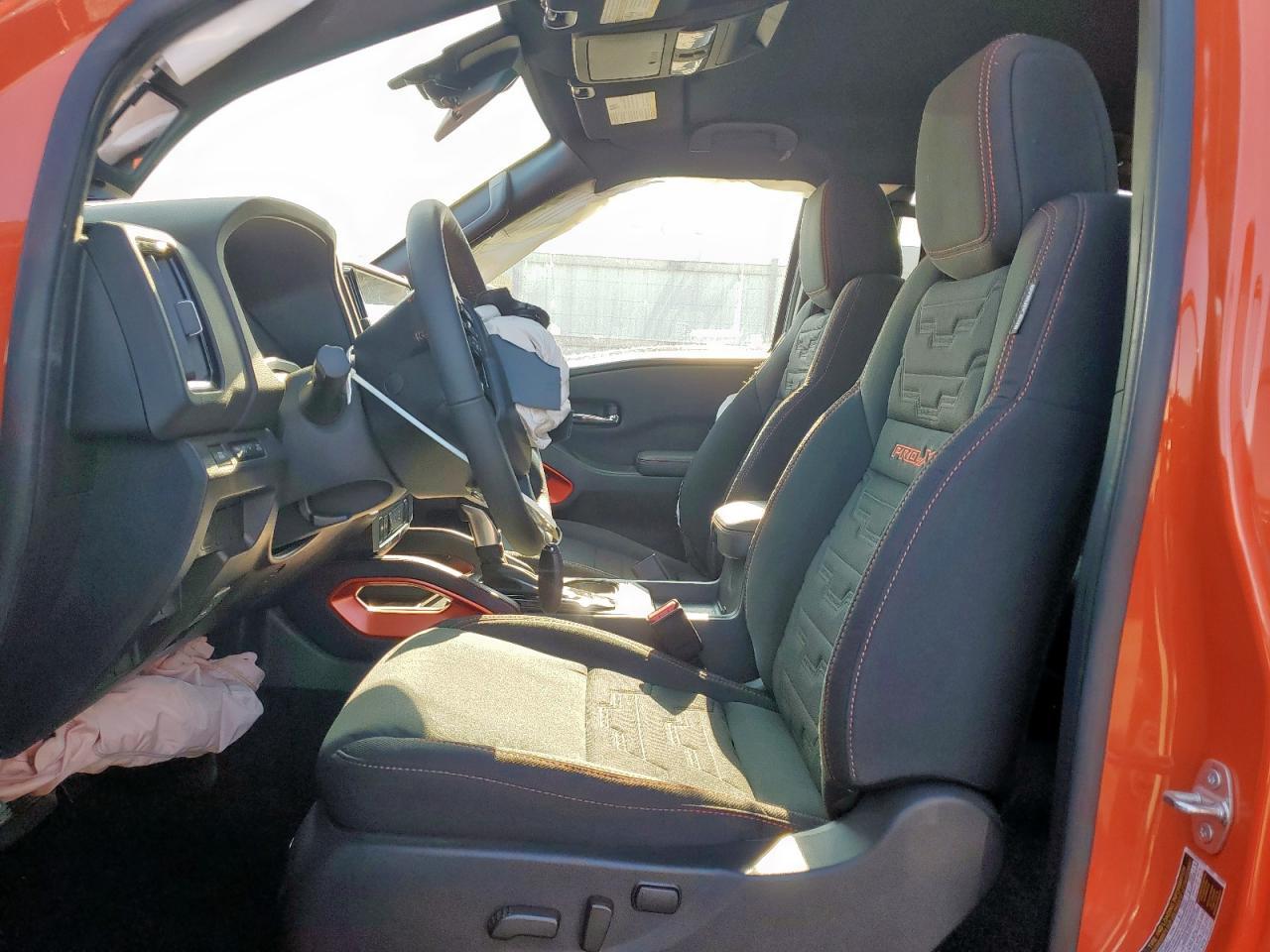 2025 Nissan Frontier S - Image 7