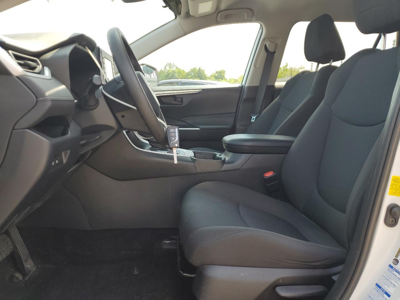 2020 Toyota Rav4 Le - Фото 7