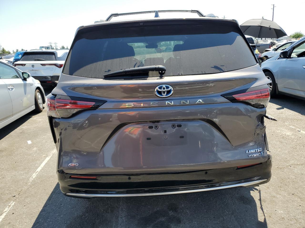 2024 Toyota Sienna Limited - Image 6