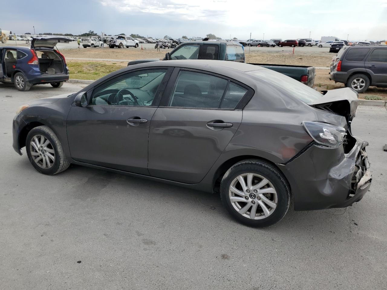 2013 Mazda 3 I - Image 2
