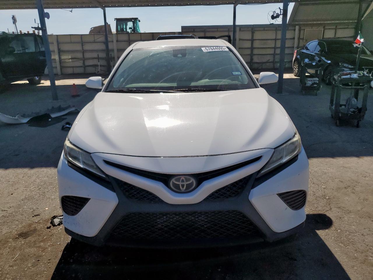 2020 Toyota Camry Se - Image 5