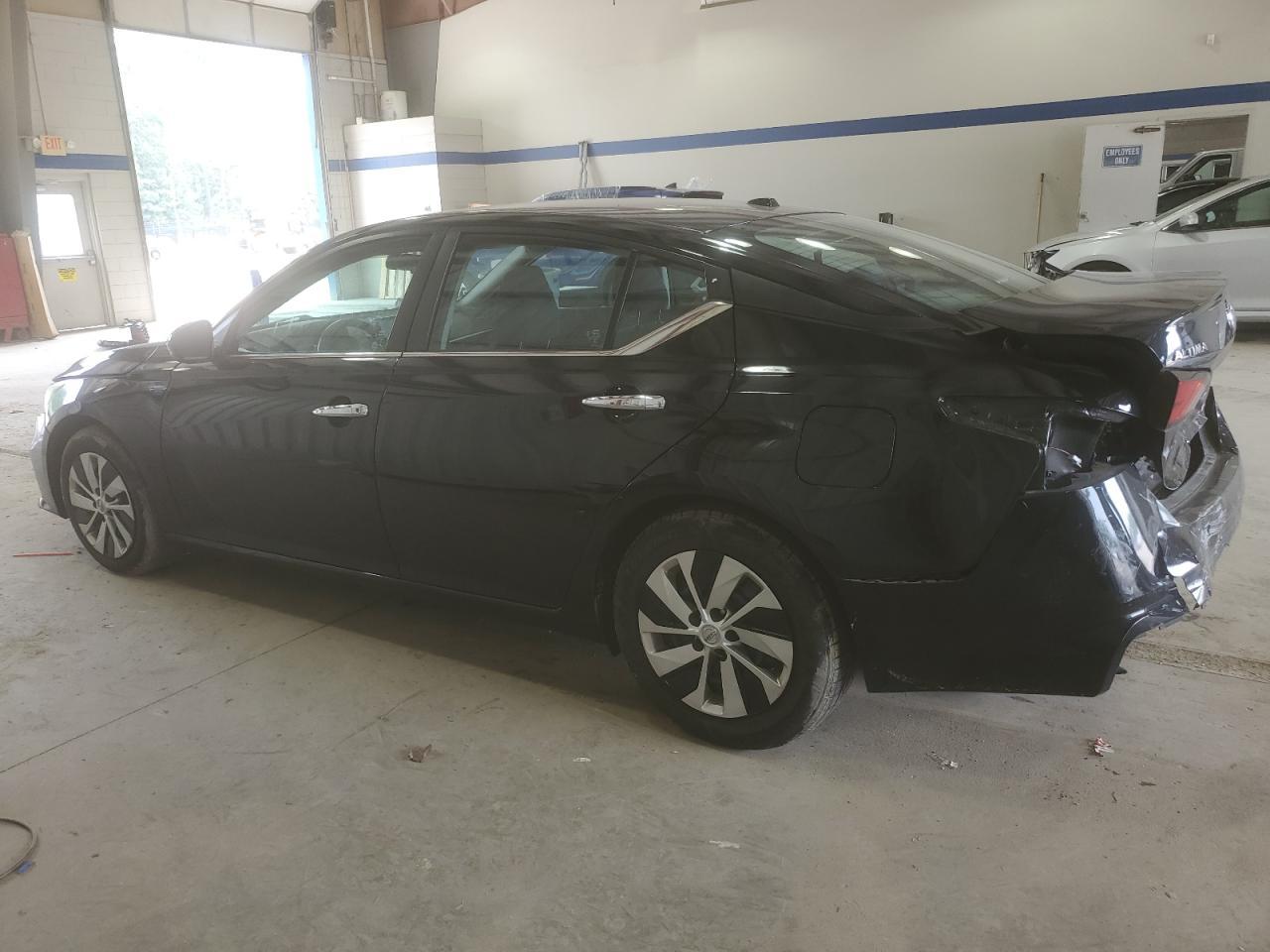 2020 Nissan Altima S - Фото 2