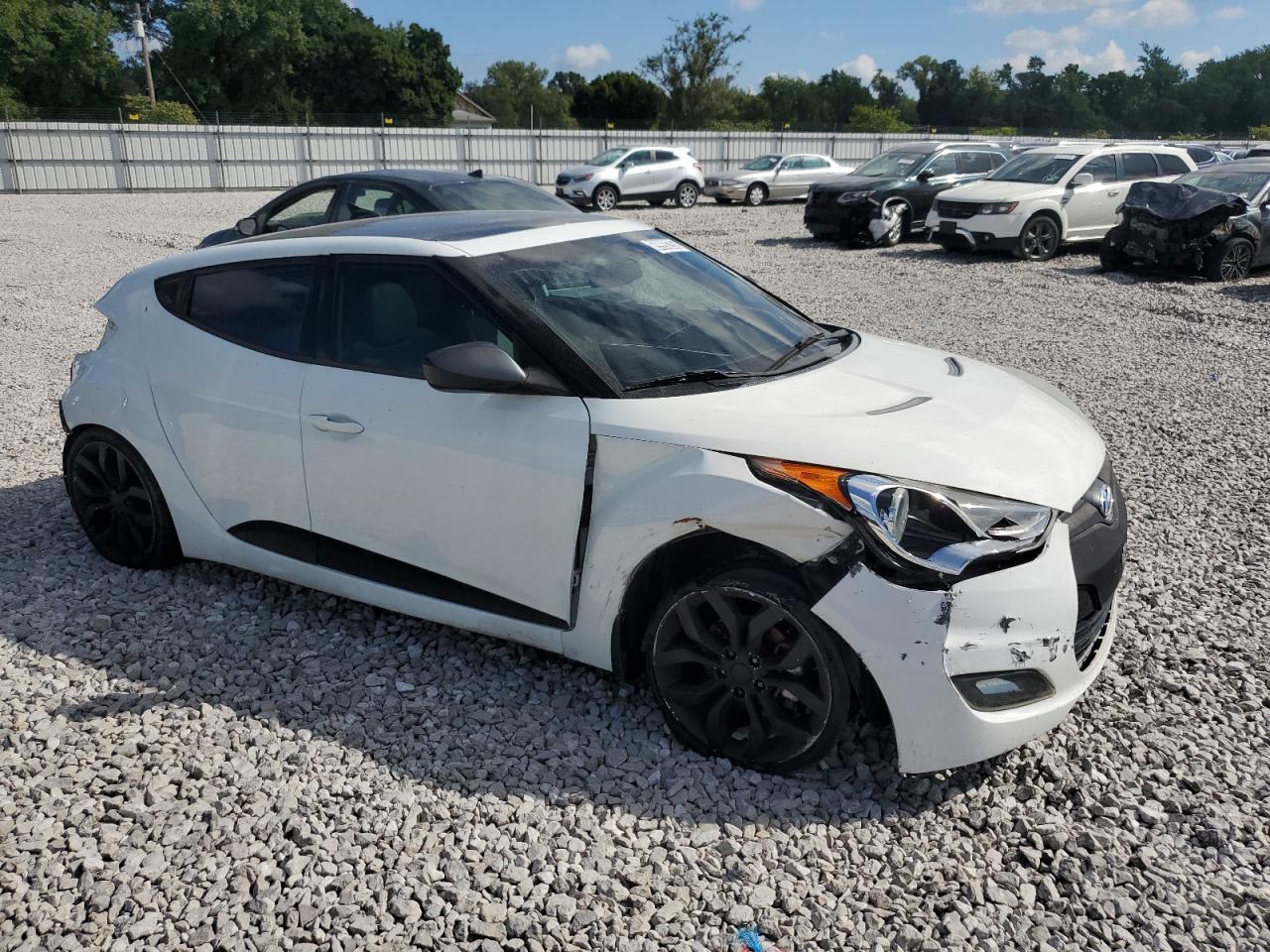 2013 Hyundai Veloster - Image 4