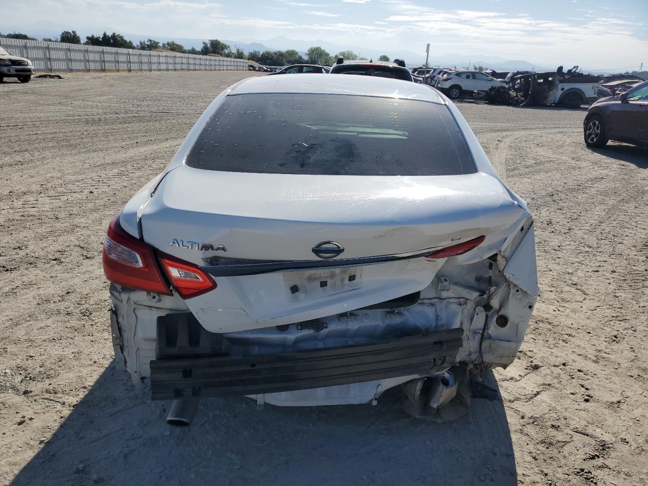 2016 Nissan Altima 2.5 - Фото 6