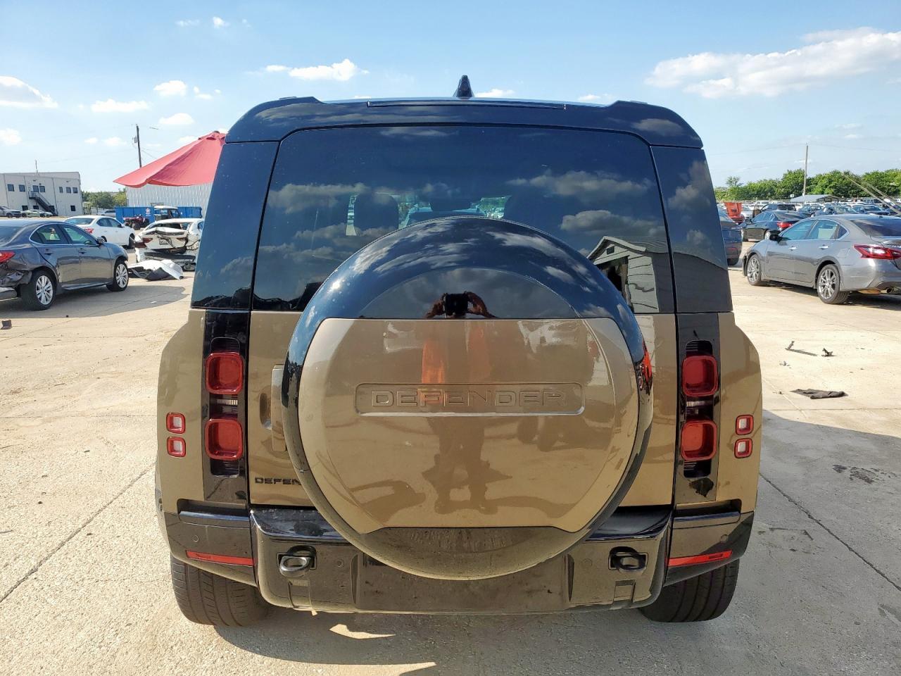 2025 Land Rover Defender 110 X-Dynamic Se - Image 6