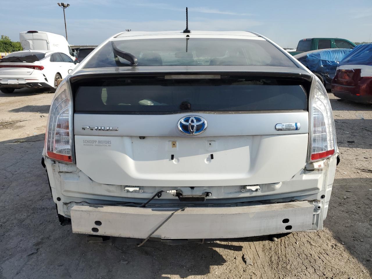 2013 Toyota Prius Plug-In - Фото 6