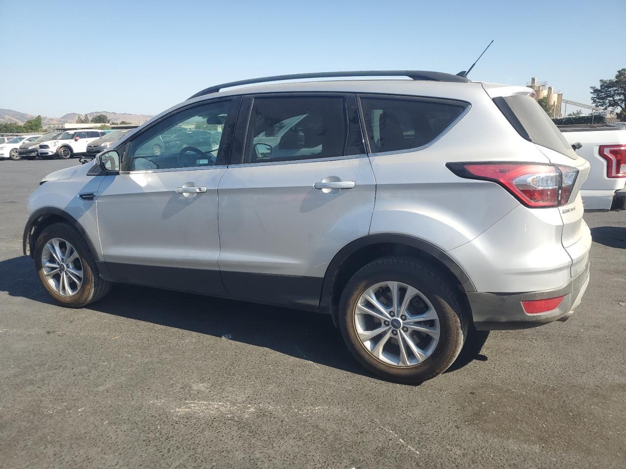 2018 Ford Escape Se - Фото 2