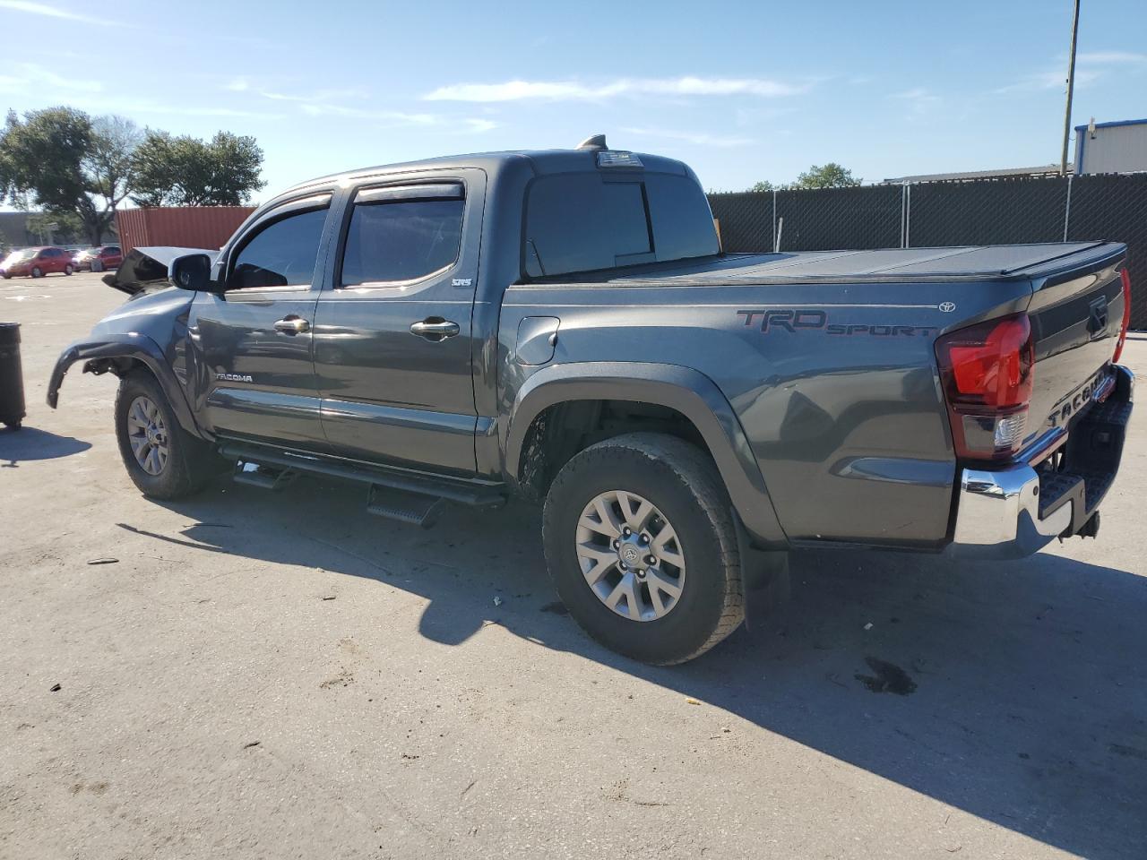 2019 Toyota Tacoma Double Cab - Фото 2