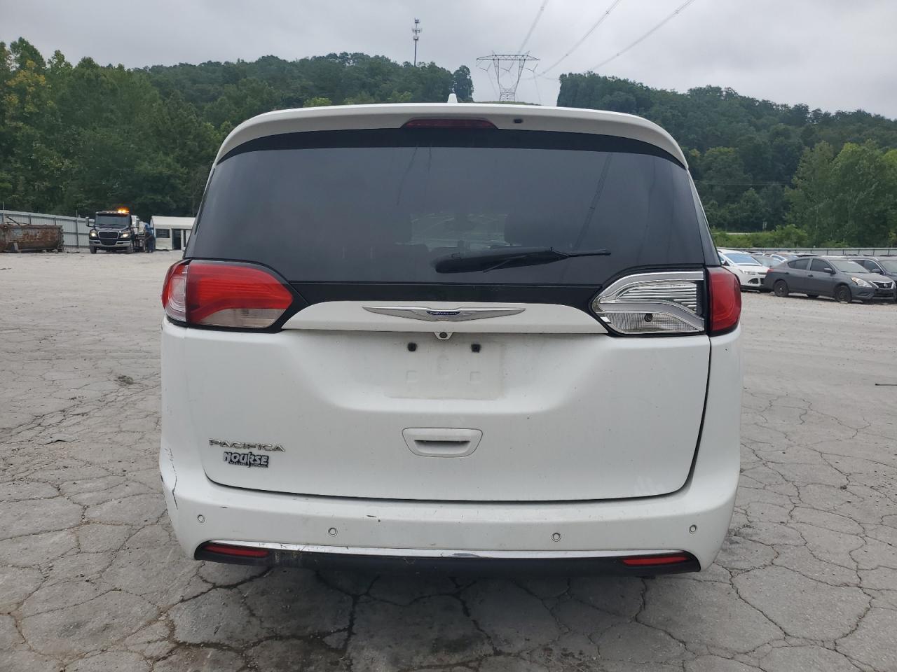 2019 Chrysler Pacifica Touring L - Image 6