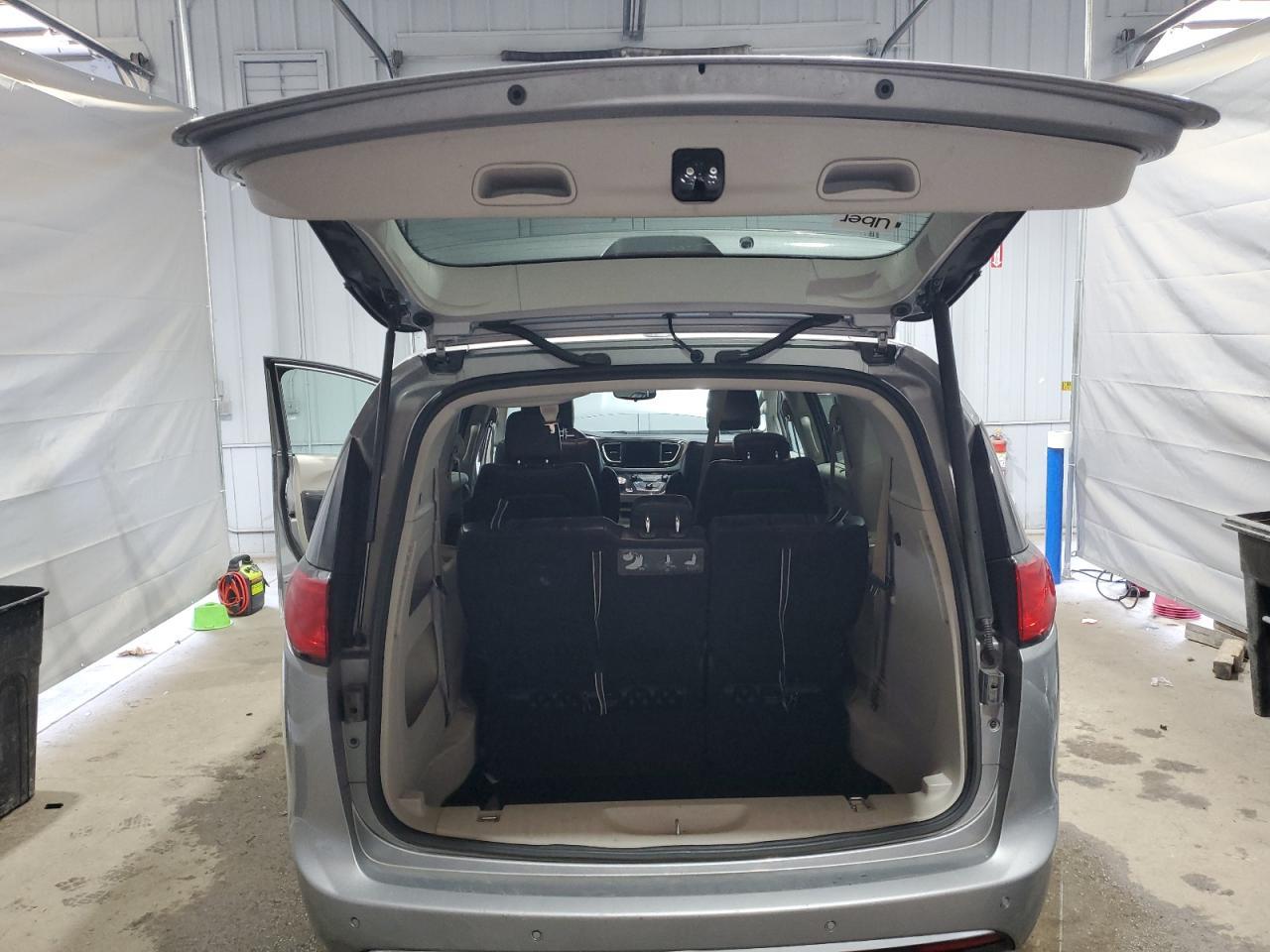 2018 Chrysler Pacifica Touring L - Фото 6