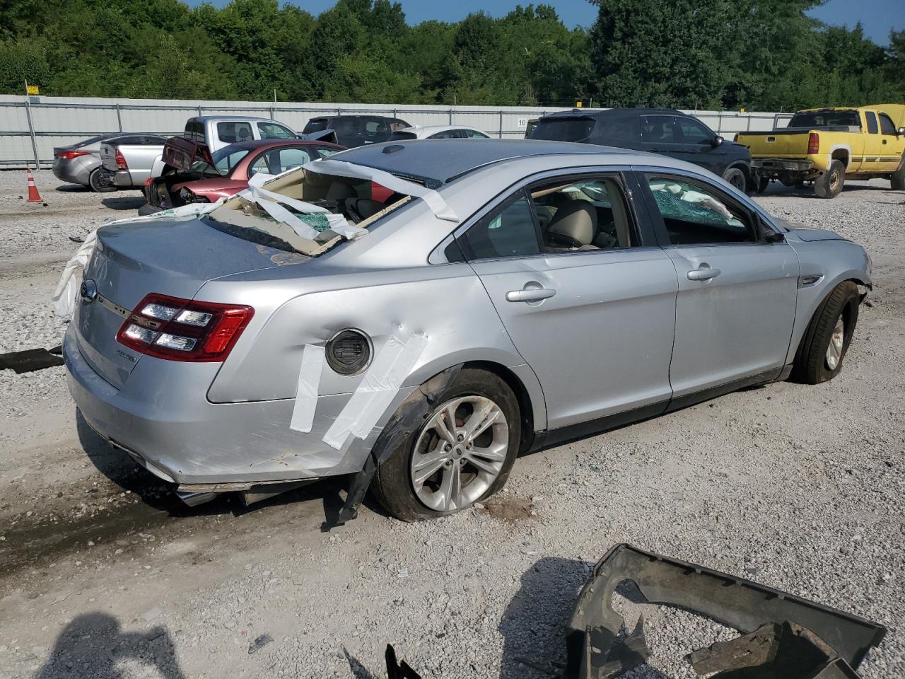 2018 Ford Taurus Se - Image 3