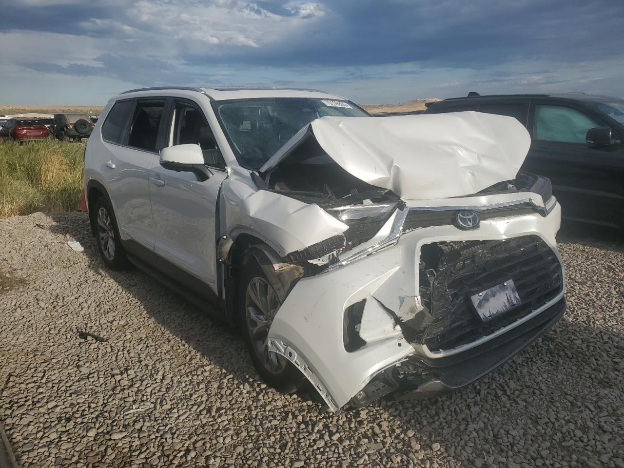 2024 Toyota Grand Highlander Xle - Image 4