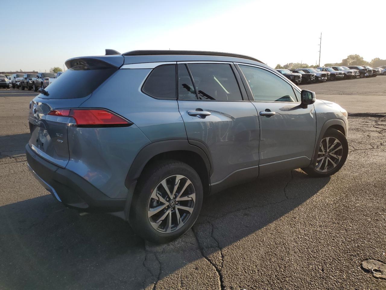 2025 Toyota Corolla Cross Xle - Image 3