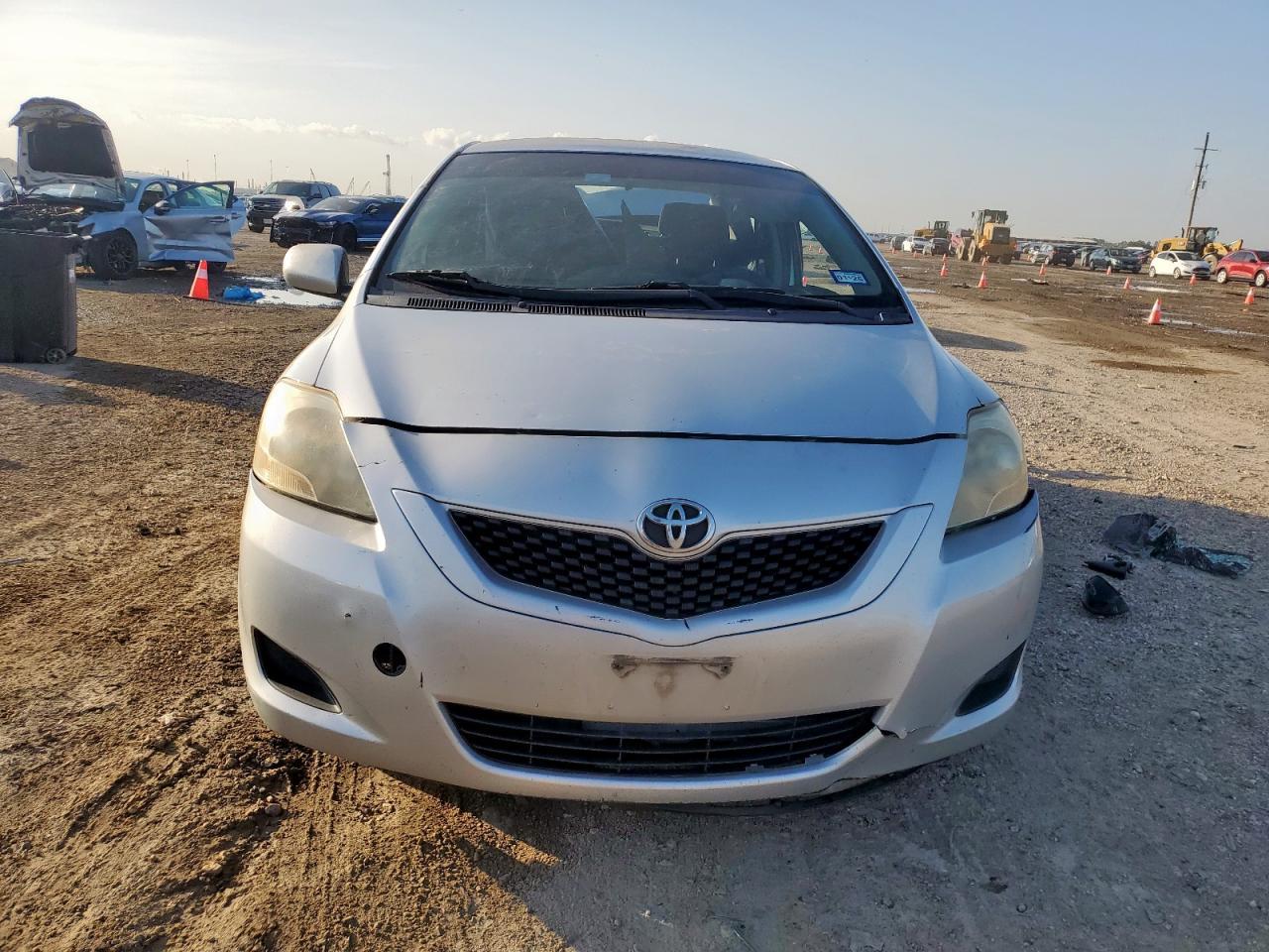 2012 Toyota Yaris - Фото 5