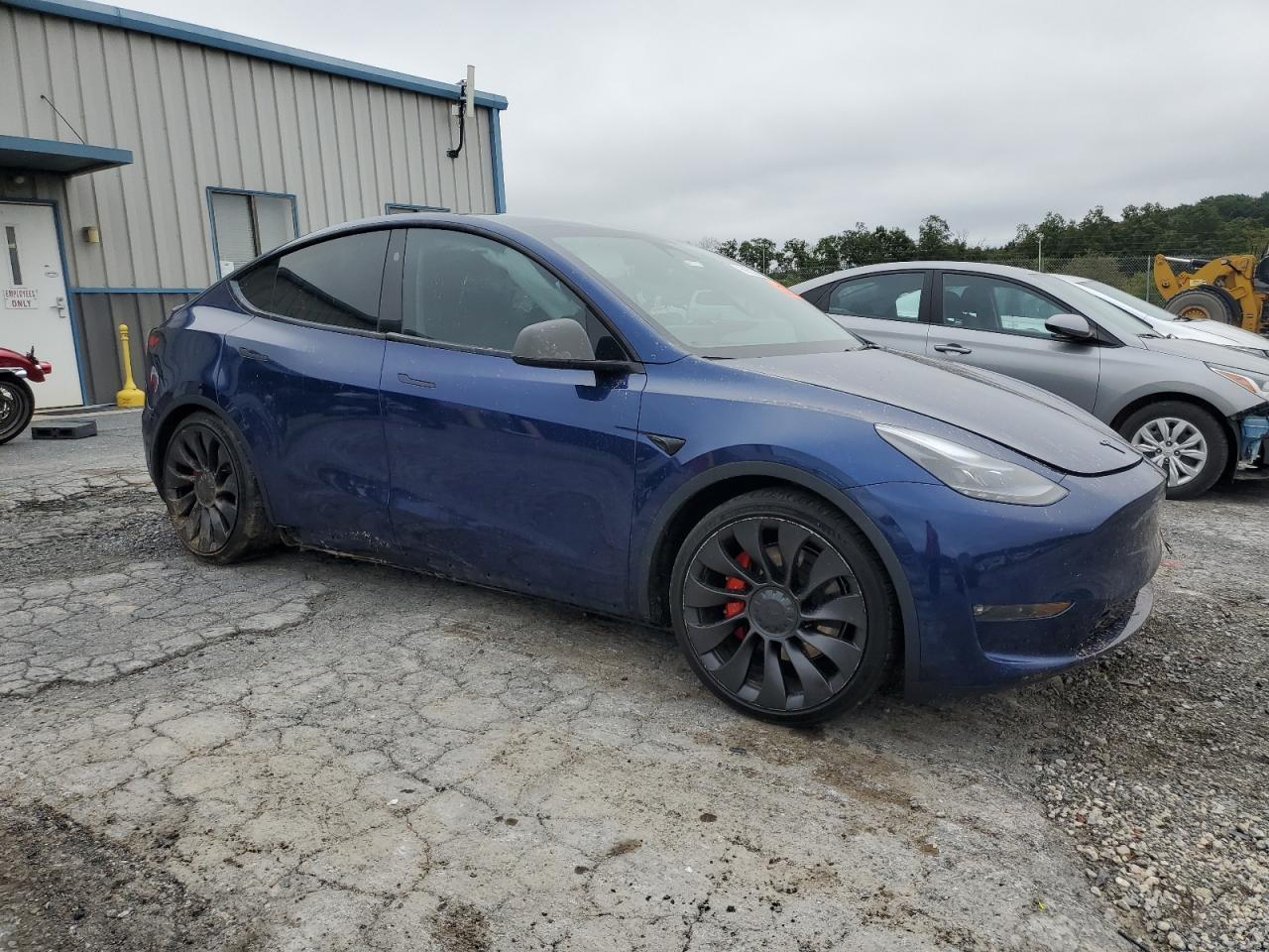 2023 Tesla Model Y - Image 4