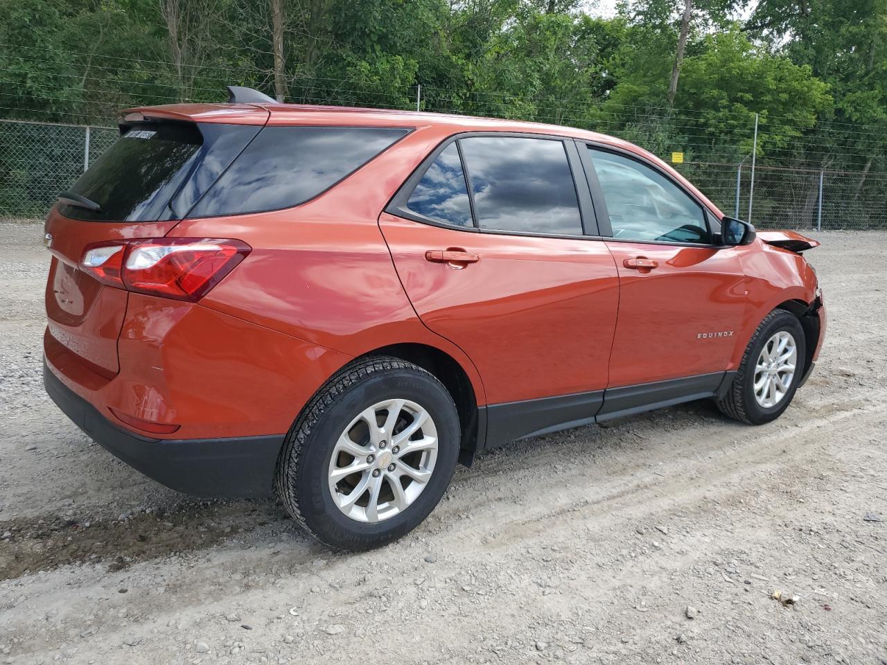2020 Chevrolet Equinox Ls - Image 3