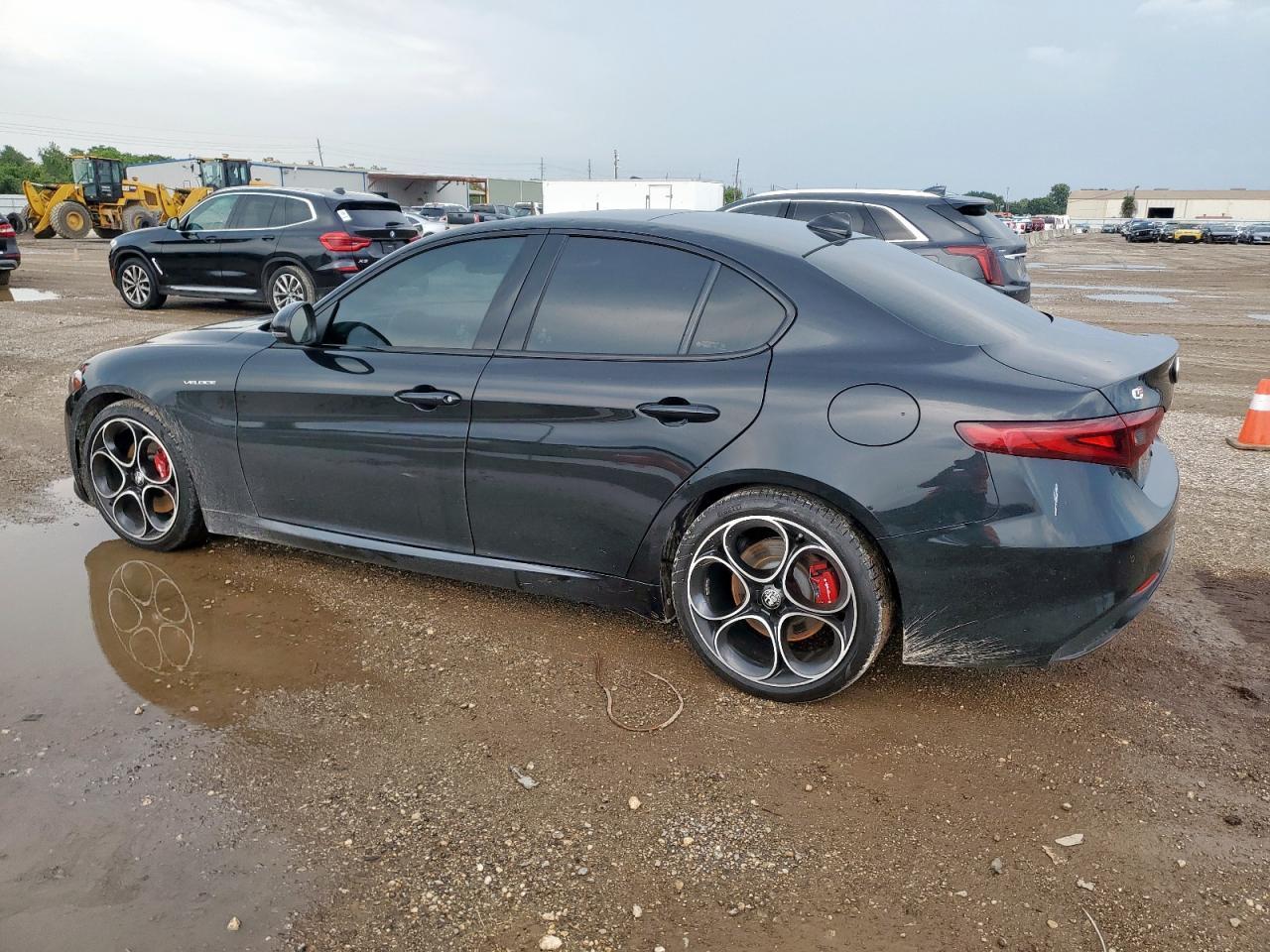 2023 Alfa Romeo Giulia Ti - Image 2