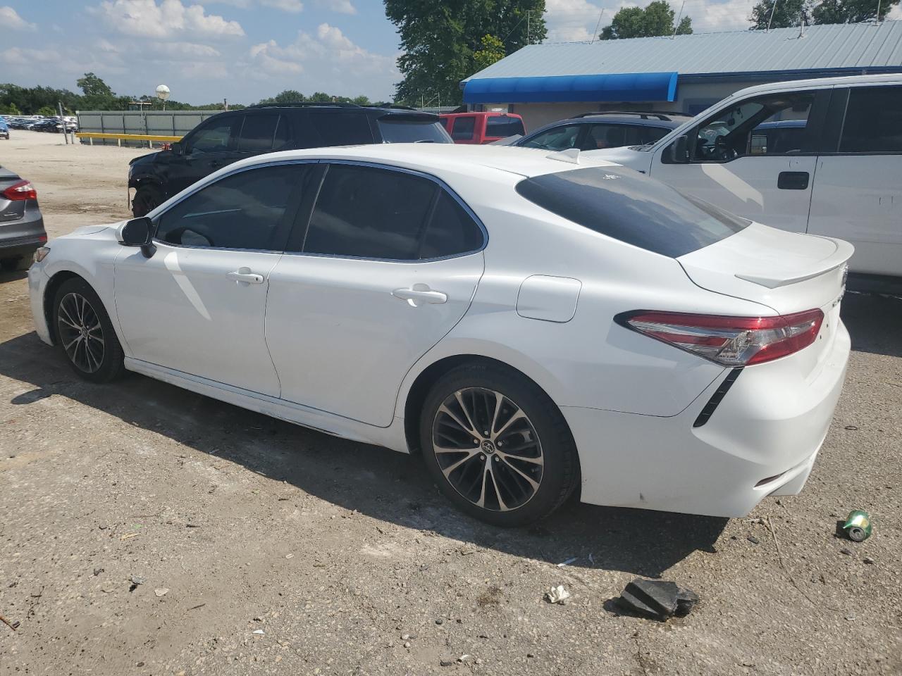 2018 Toyota Camry L - Image 2