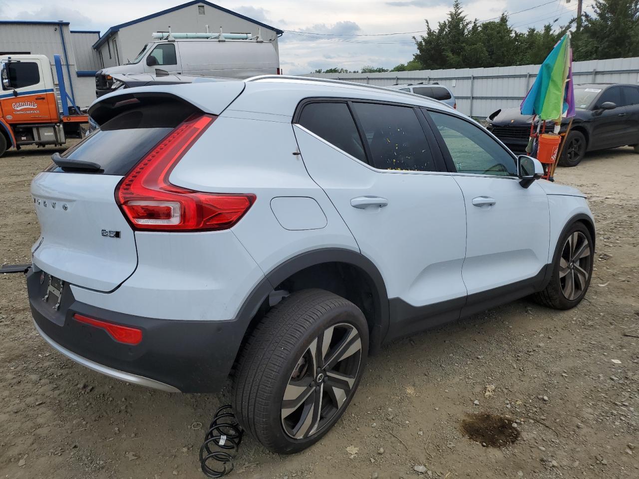 2024 Volvo Xc40 Ultimate - Image 3