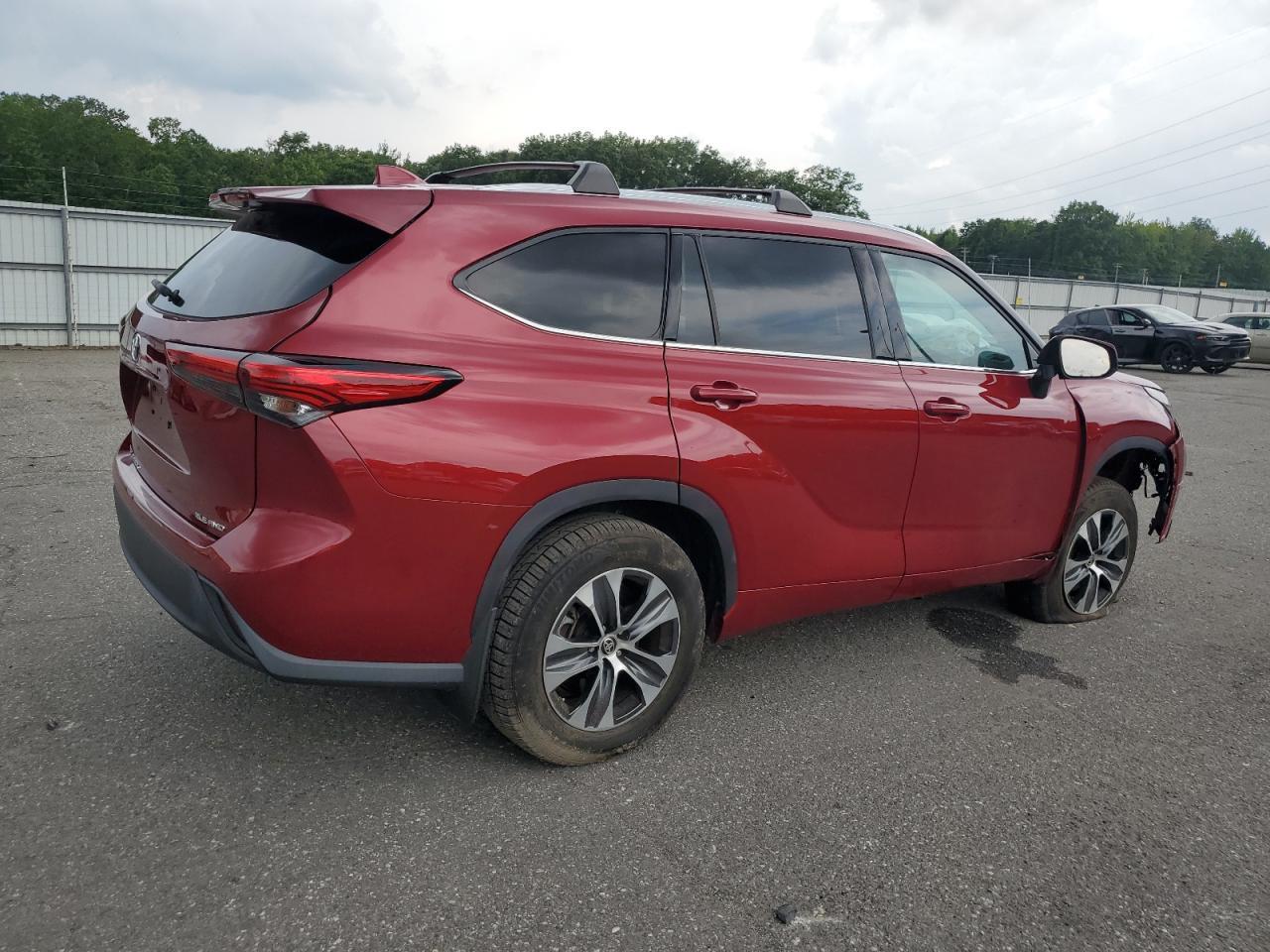 2021 Toyota Highlander Xle - Image 3