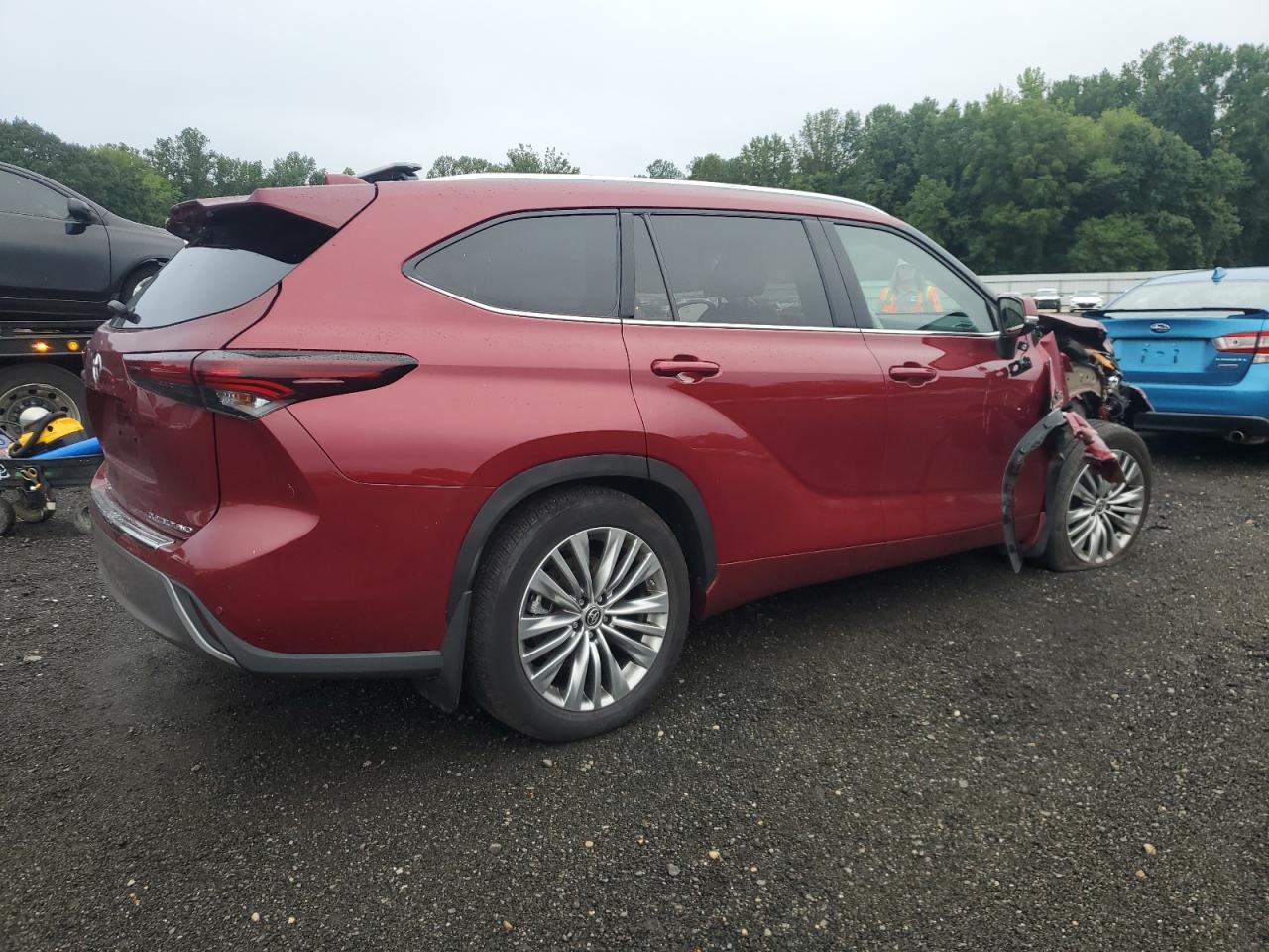 2024 Toyota Highlander Le - Image 3