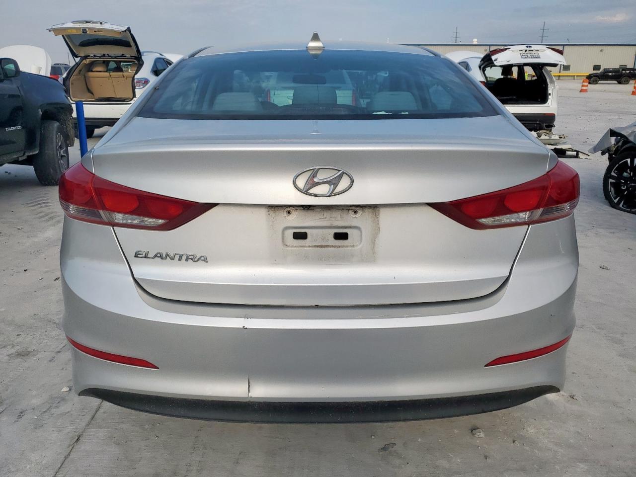 2018 Hyundai Elantra Sel - Фото 6