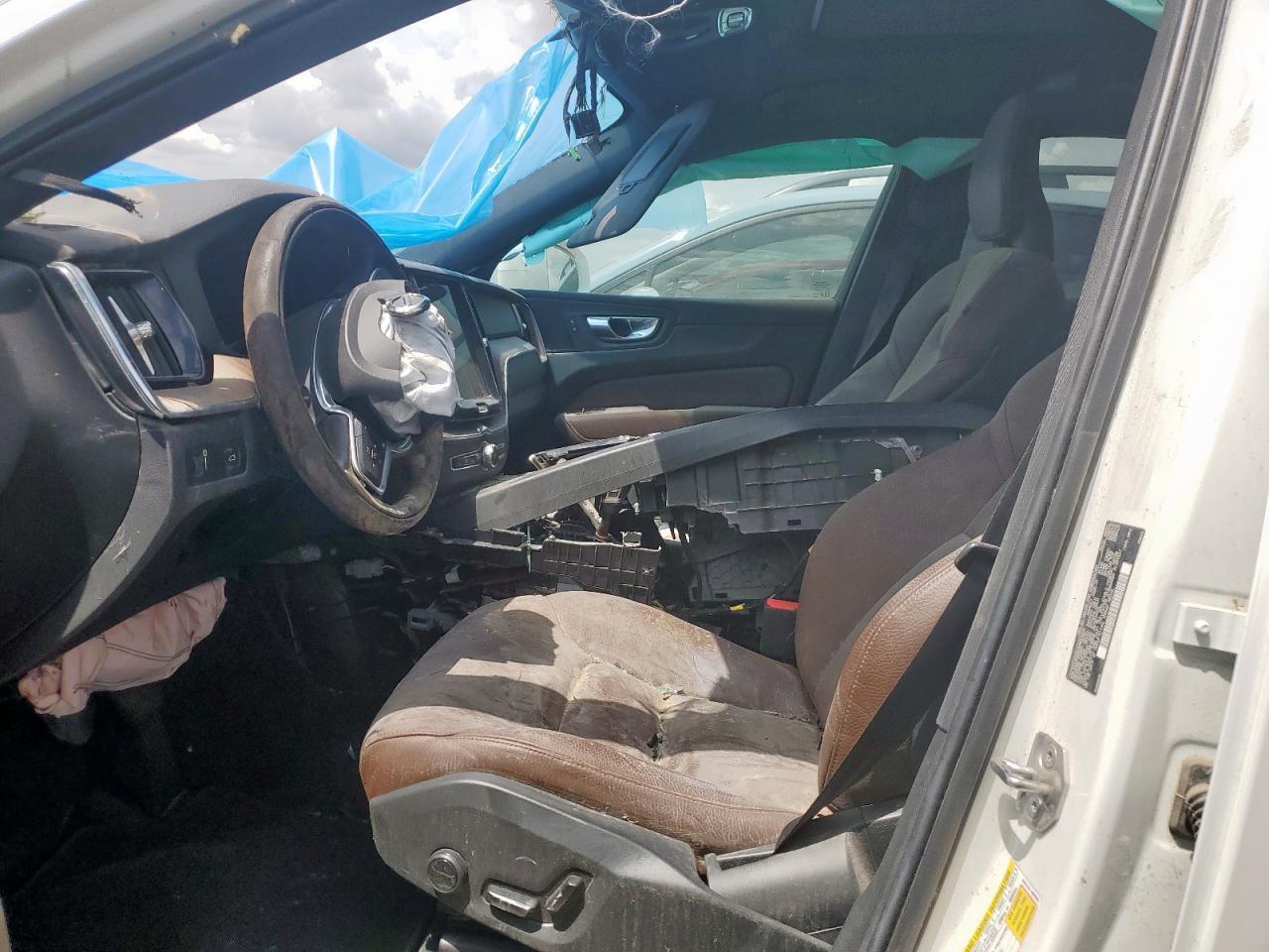 2021 Volvo Xc60 T5 Momentum - Фото 7