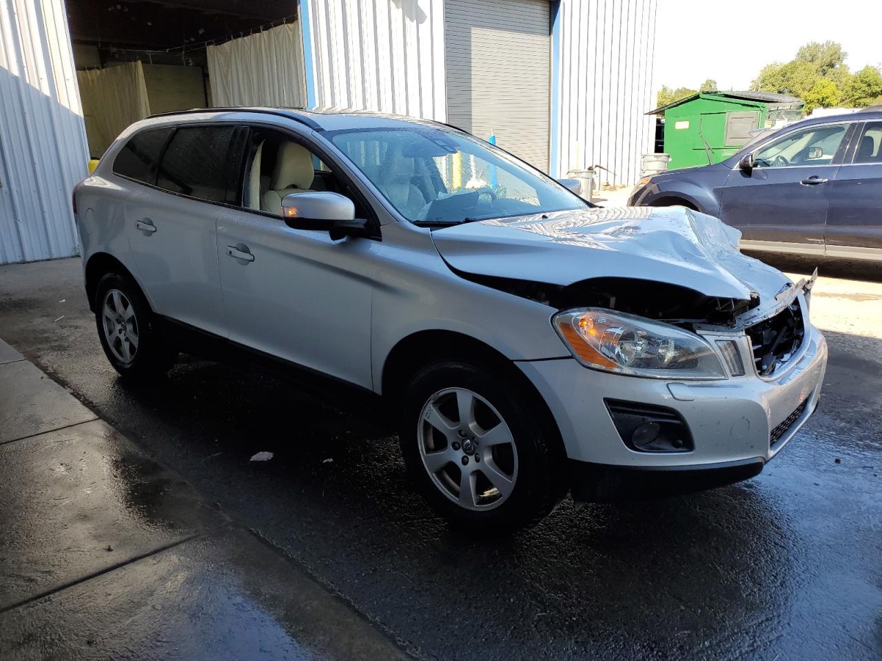 2010 Volvo Xc60 3.2 - Image 4