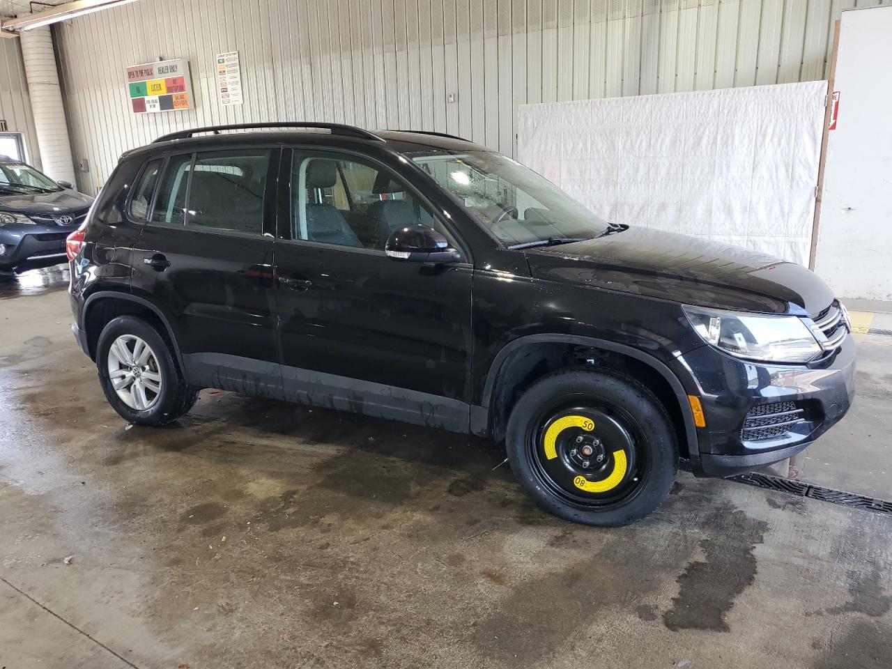 2017 Volkswagen Tiguan S - Image 4