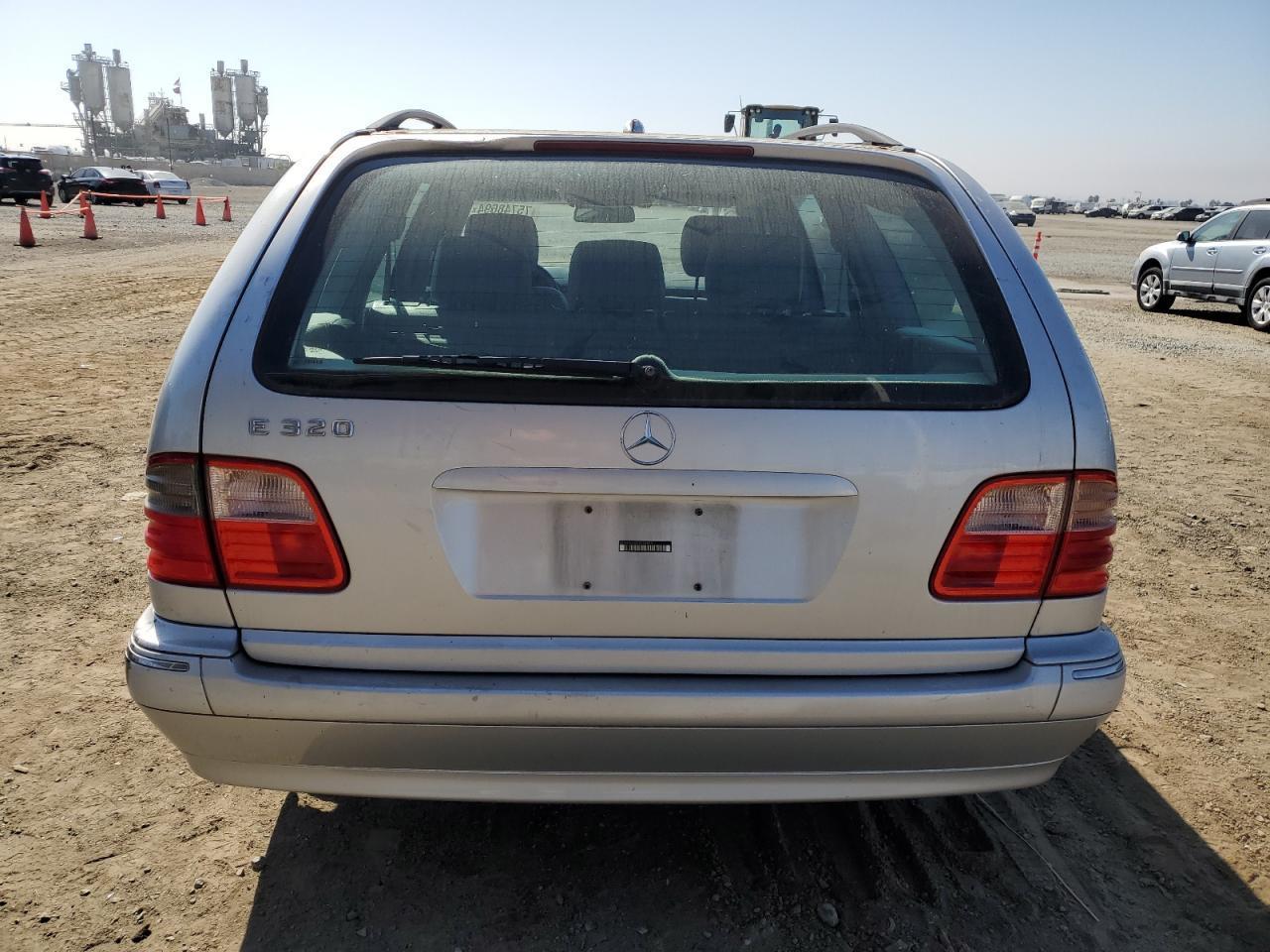 2001 Mercedes-Benz E 320 - Фото 6