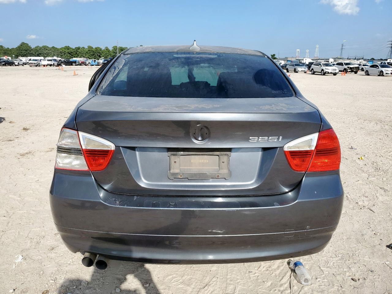 2006 BMW 325 I - Image 6