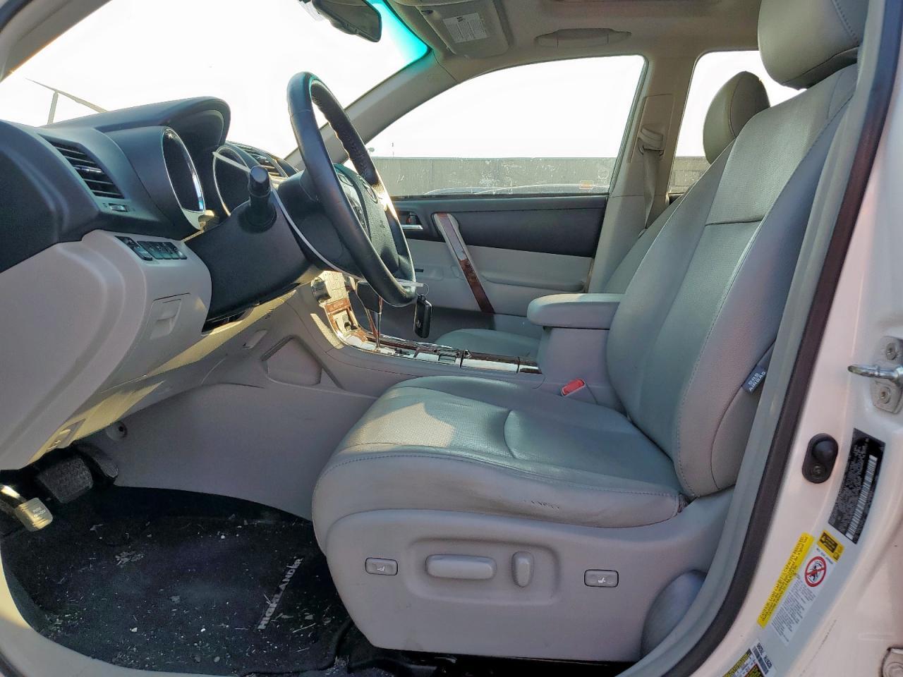 2013 Toyota Highlander Limited - Image 7