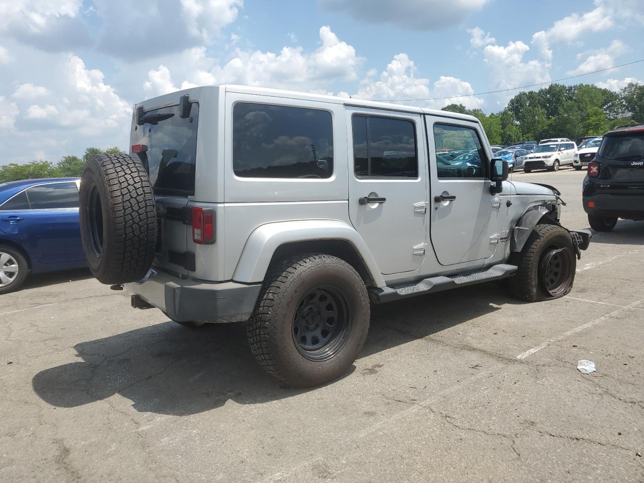 2012 Jeep Wrangler Unlimited Sahara - Фото 3