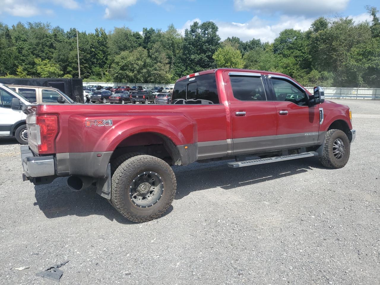 2017 Ford F-350 Super Duty Drw Crew Cab - Фото 3