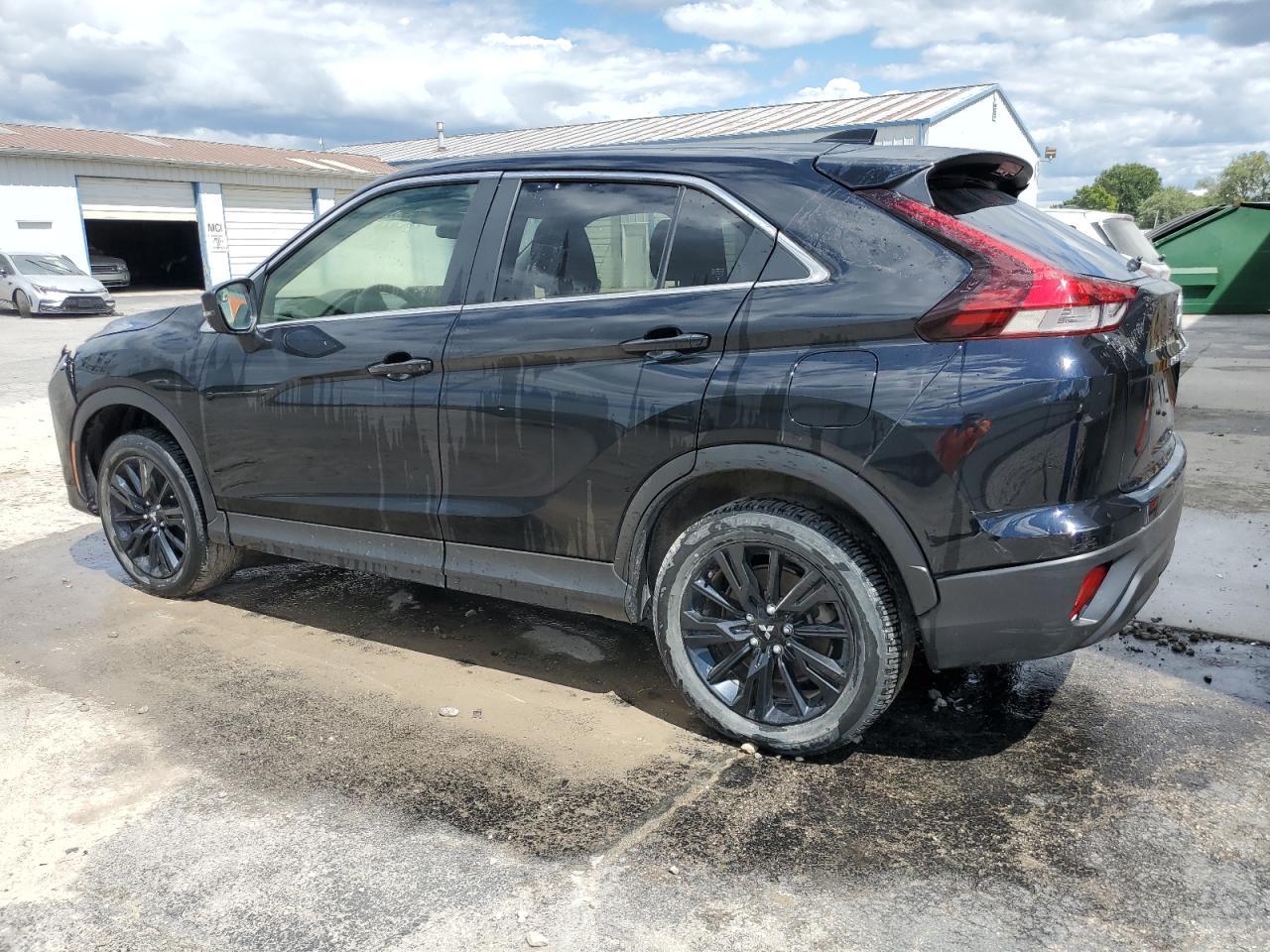 2024 Mitsubishi Eclipse Cross Le - Image 2