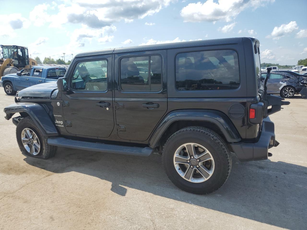 2018 Jeep Wrangler Unlimited Sahara - Image 2